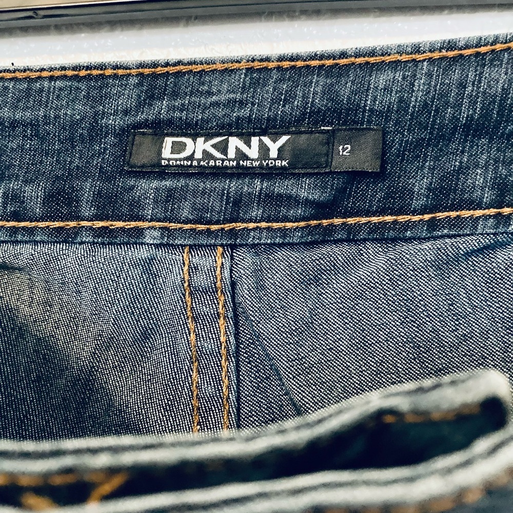 DKNY Ruched Jean Capris (Stone Wash) - Picture 6 of 7